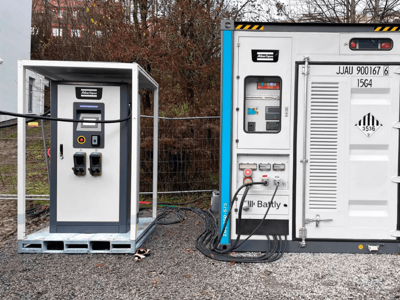 Atlas Copco ZBC 250-575 Energy Storage System en FCP 240 DC-snellader op de werf
